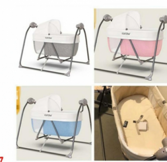 صورة سرير اطفال هزاز